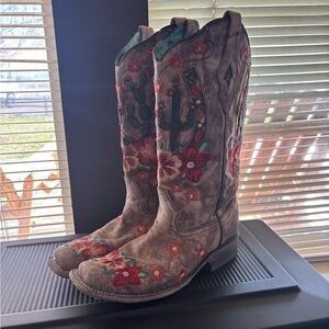 Floral Embroidered Heeled Boots